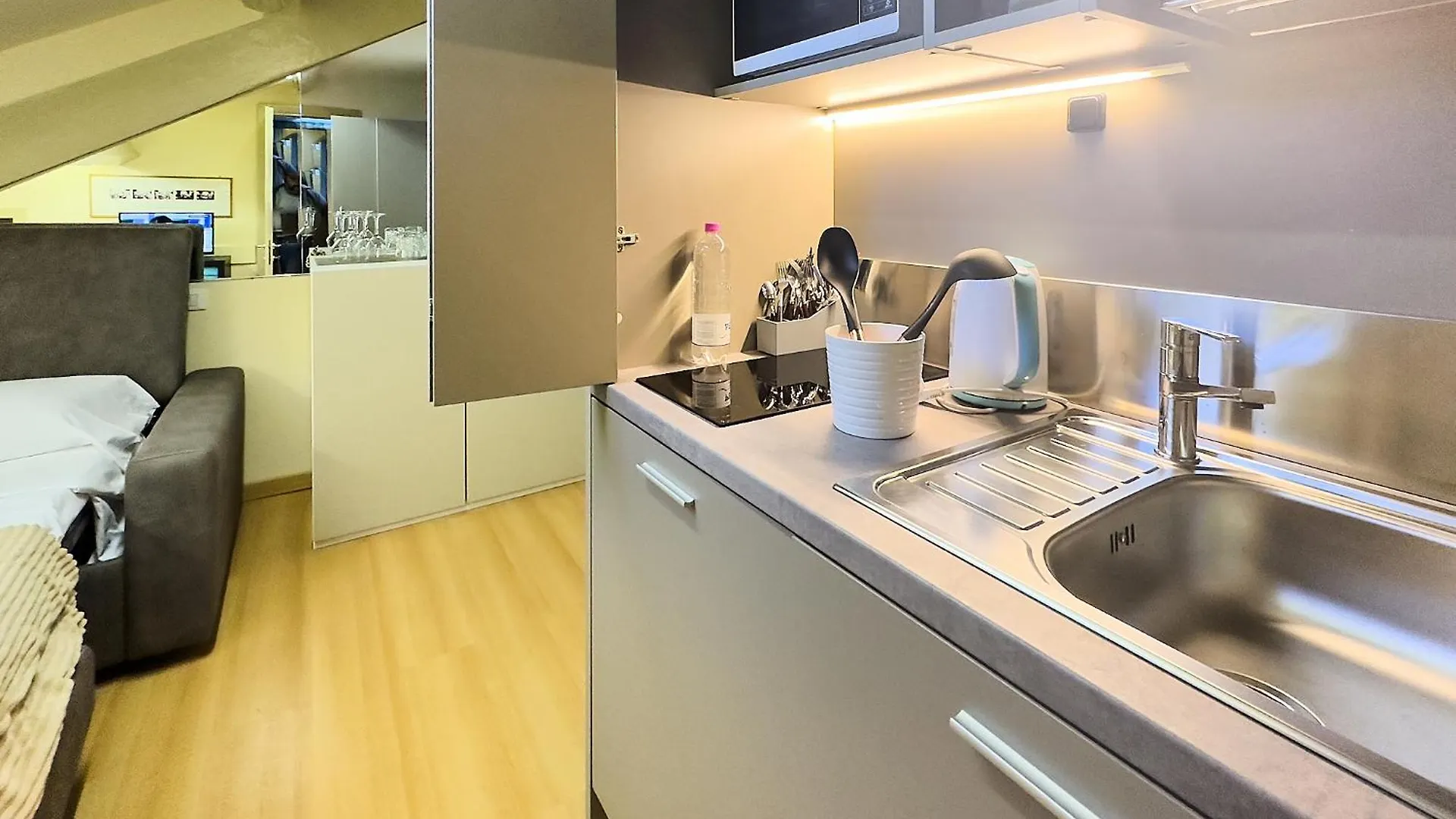 Brera - Tiny Studio Milan Apartment